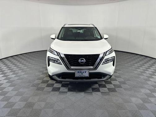 Pearl White Tricoat 2023 Nissan Rogue SV