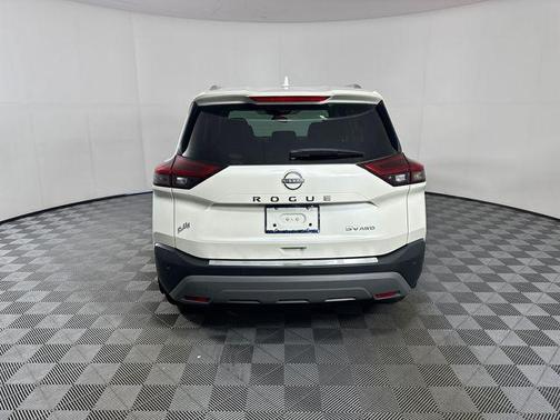 Pearl White Tricoat 2023 Nissan Rogue SV