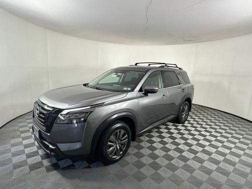 Gun Metallic 2023 Nissan Pathfinder SV 4WD
