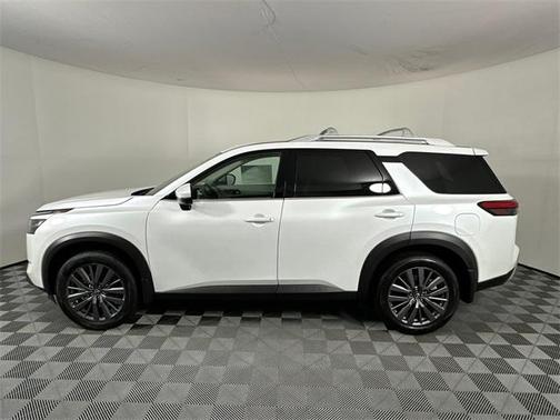 2025 Nissan Pathfinder SL 4WD