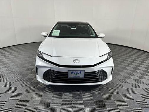Wind Chill Pearl 2025 Toyota Camry XLE