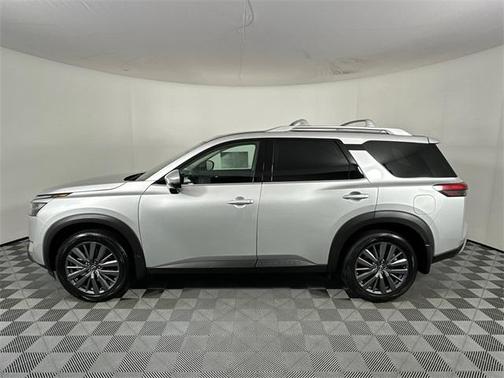 2025 Nissan Pathfinder SL 4WD