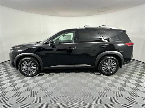 2025 Nissan Pathfinder SL 4WD