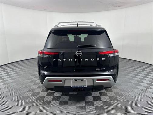 2025 Nissan Pathfinder SL 4WD