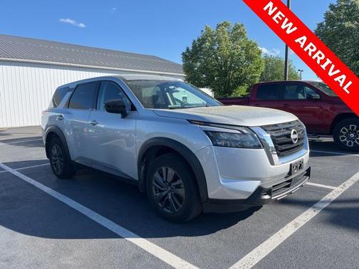 2024 Nissan Pathfinder S 4WD