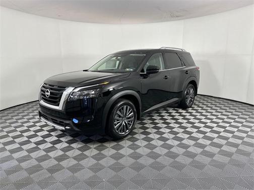 2025 Nissan Pathfinder SL 4WD