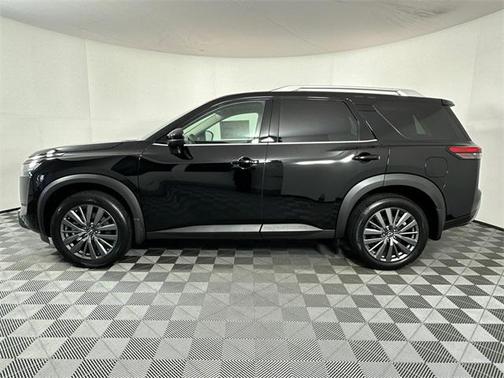 2025 Nissan Pathfinder SL 4WD