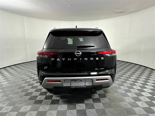 2025 Nissan Pathfinder SL 4WD