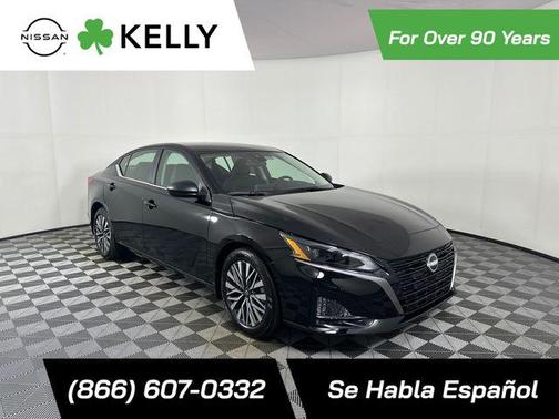 Super Black Clearcoat 2026 Nissan Altima 2.5 SV