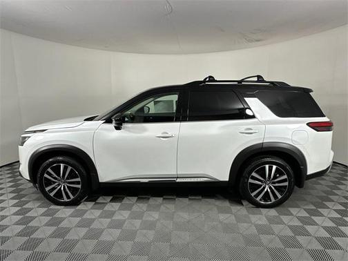 2025 Nissan Pathfinder Platinum 4WD