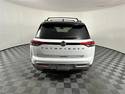 2025 Nissan Pathfinder Platinum 4WD