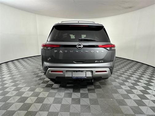 2025 Nissan Pathfinder SL 4WD
