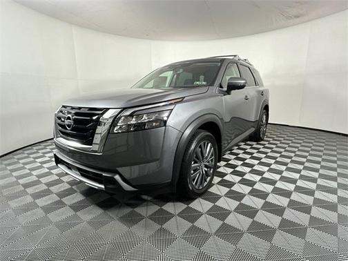 2025 Nissan Pathfinder SL 4WD