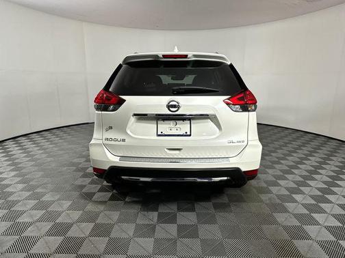 Pearl White 2017 Nissan Rogue SL