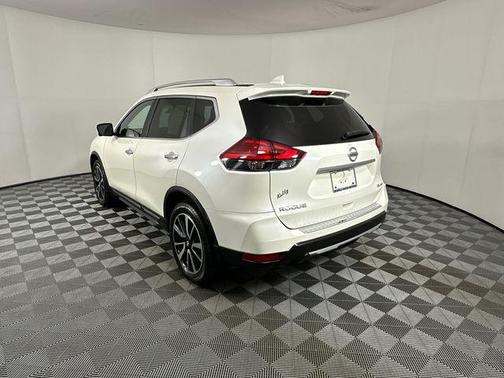 Pearl White 2017 Nissan Rogue SL