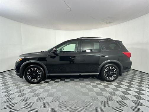 2020 Nissan Pathfinder SL