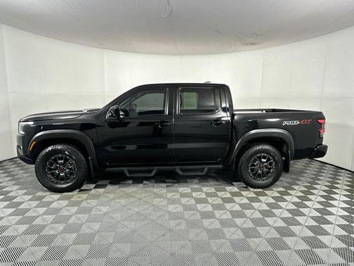Super Black 2023 Nissan Frontier PRO-4X