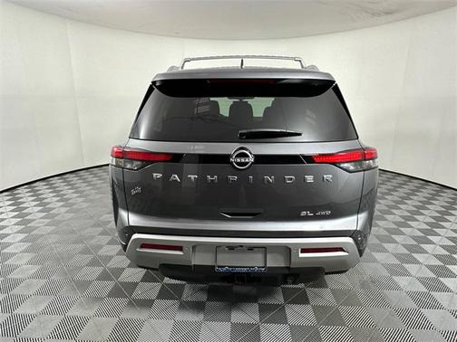 2025 Nissan Pathfinder SL 4WD