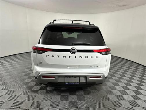2025 Nissan Pathfinder SL 4WD