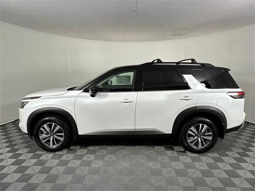 2025 Nissan Pathfinder SL 4WD
