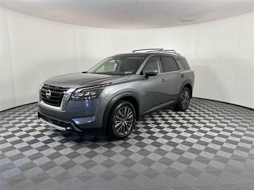 2025 Nissan Pathfinder SL 4WD