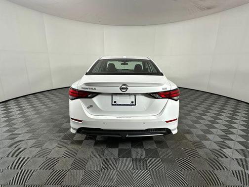Aspen White Tricoat 2023 Nissan Sentra SR