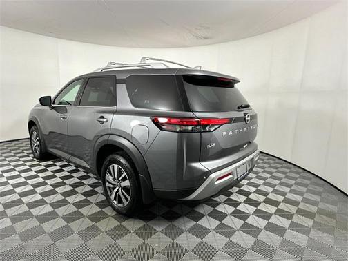 2024 Nissan Pathfinder SL 4WD