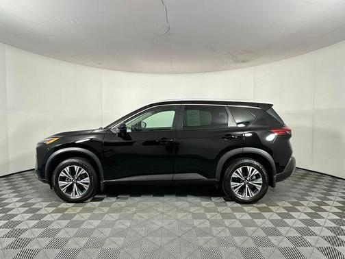 Super Black 2022 Nissan Rogue SV