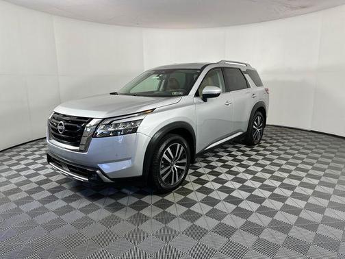 2023 Nissan Pathfinder Platinum 4WD
