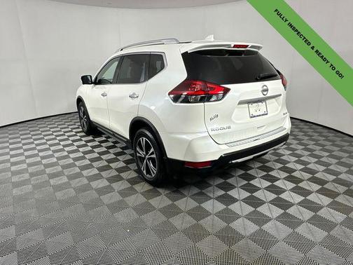 Pearl White 2018 Nissan Rogue SL