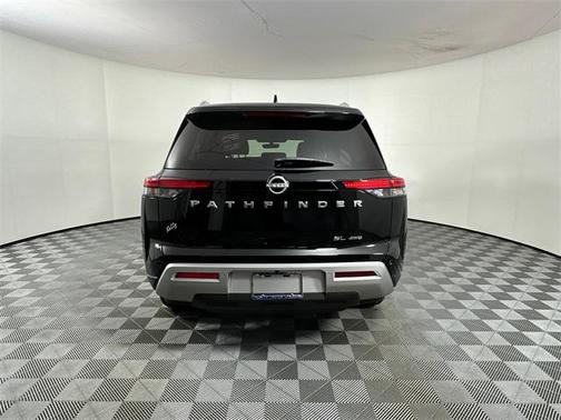 2025 Nissan Pathfinder SL 4WD