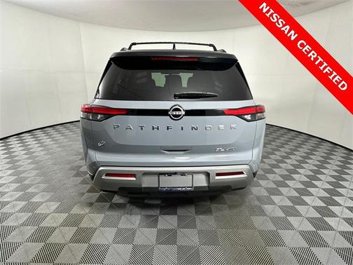 2023 Nissan Pathfinder SL 4WD