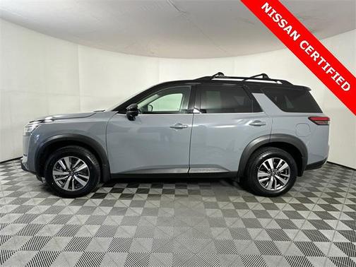 2023 Nissan Pathfinder SL 4WD