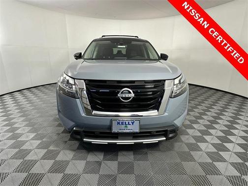 2023 Nissan Pathfinder SL 4WD