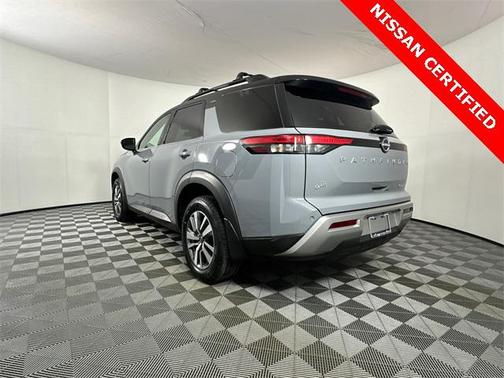 2023 Nissan Pathfinder SL 4WD