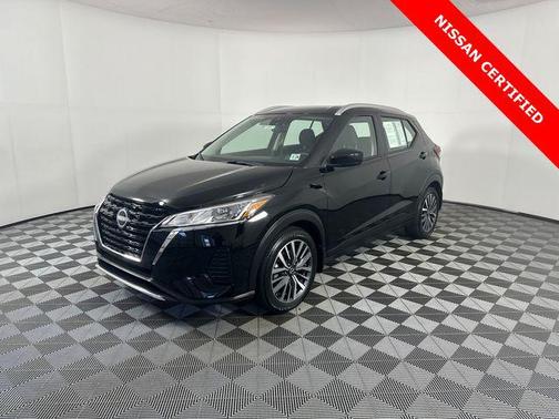 Super Black 2023 Nissan Kicks SV
