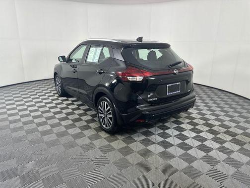 Super Black 2023 Nissan Kicks SV