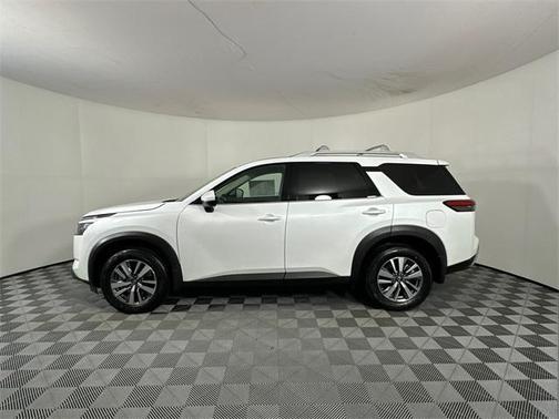 2025 Nissan Pathfinder SL 4WD