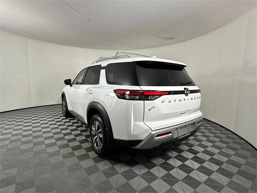 2025 Nissan Pathfinder SL 4WD