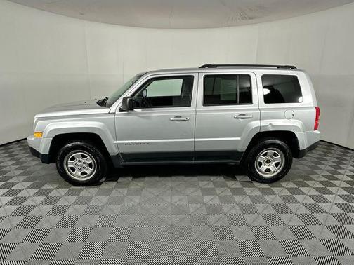 Bright Silver Metallic Clearcoat 2013 Jeep Patriot Sport