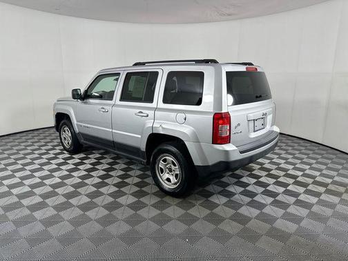 Bright Silver Metallic Clearcoat 2013 Jeep Patriot Sport