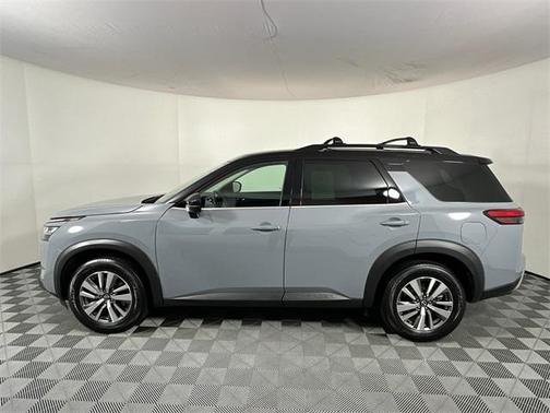 2023 Nissan Pathfinder SL 4WD