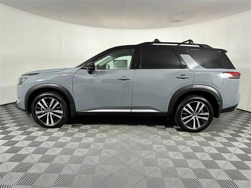 2025 Nissan Pathfinder Platinum 4WD