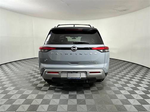 2025 Nissan Pathfinder Platinum 4WD