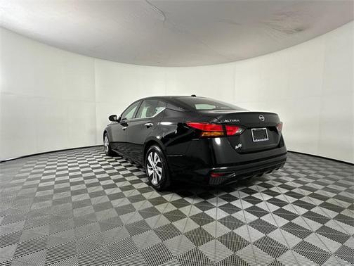 2025 Nissan Altima S FWD