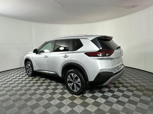 Brilliant Silver Metallic 2023 Nissan Rogue SV