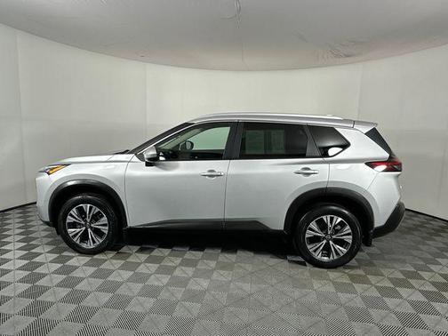 Brilliant Silver Metallic 2023 Nissan Rogue SV