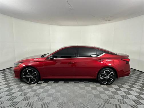 2023 Nissan Altima SR Intelligent AWD