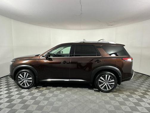 2022 Nissan Pathfinder Platinum 4WD