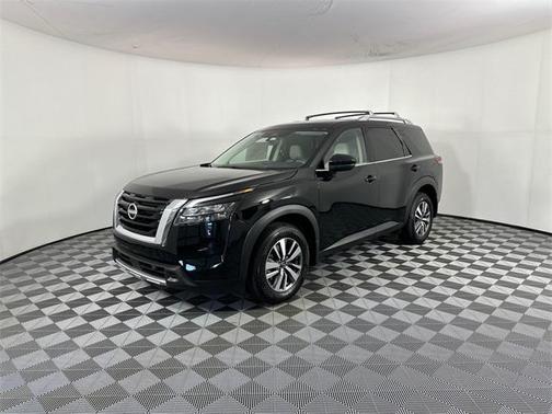 2025 Nissan Pathfinder SL 4WD